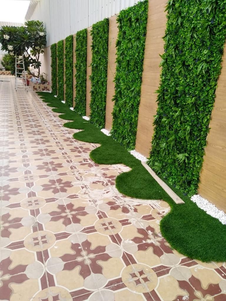 تركيب عشب جداري في ابوظبي