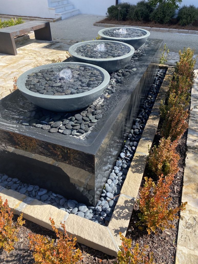 تصميم الشلالات والنوافير داخل الحدائق5 773x1030